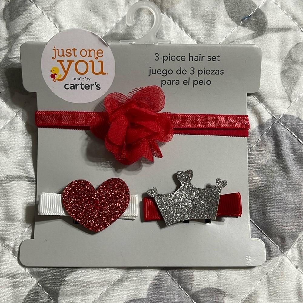 New Carter’s hair accessory set